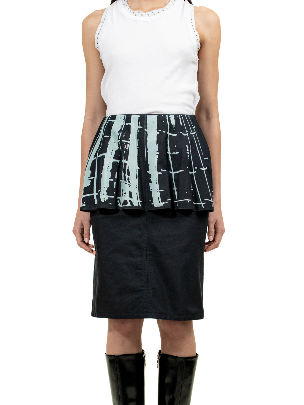 Pencil skirt with volant and print