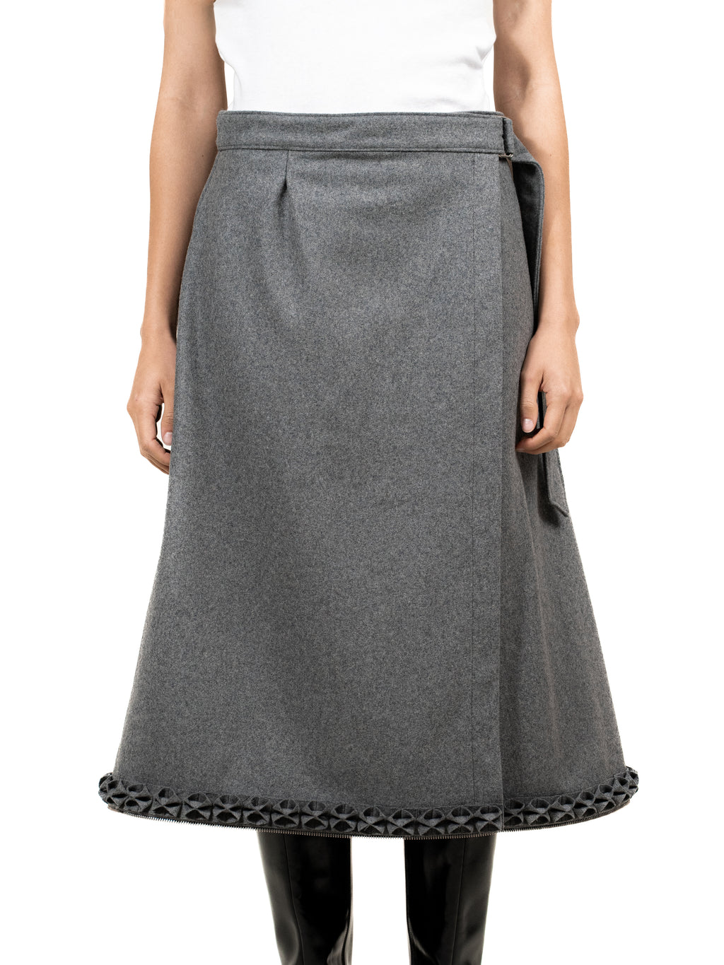 Grey wool wrap skirt with froschgoscherl